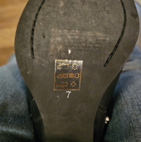 Low cut boot - Picture 2 of 7